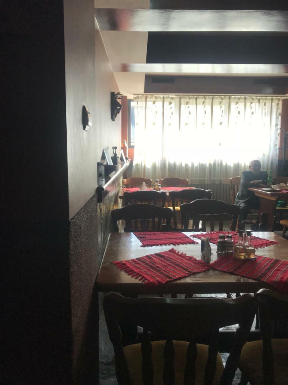 Hotel Bulevard Drobeta Turnu Severin Buitenkant foto