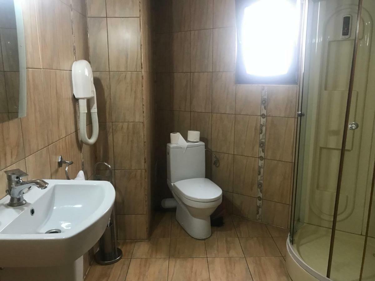 Hotel Bulevard Drobeta Turnu Severin Buitenkant foto